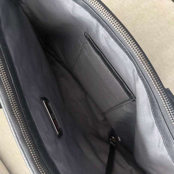 Tumi Sycamore Black Leather Brief Case - Picture 6 of 6